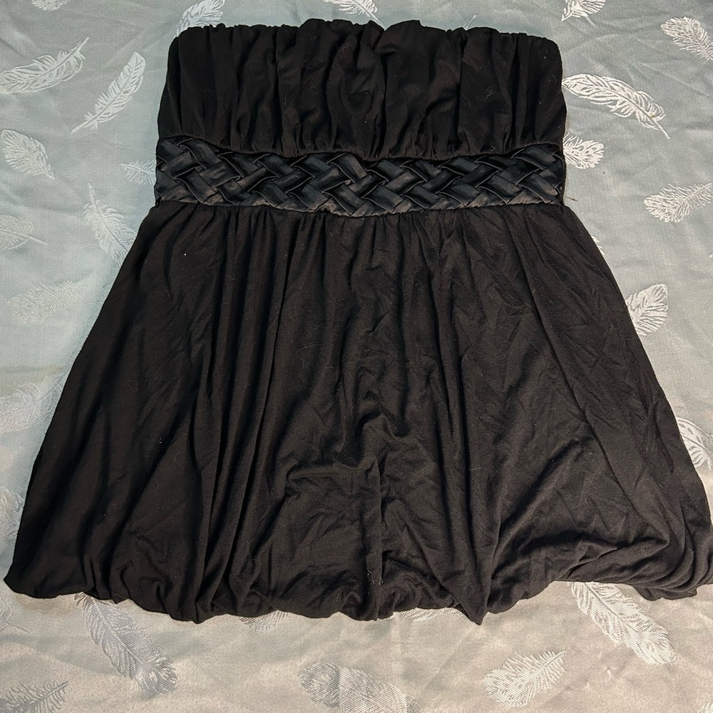 Elegant Black Strapless Shirt